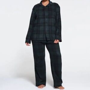 NWT SKIMS Fleece Pajama Pants in Cypress Plaid Lg